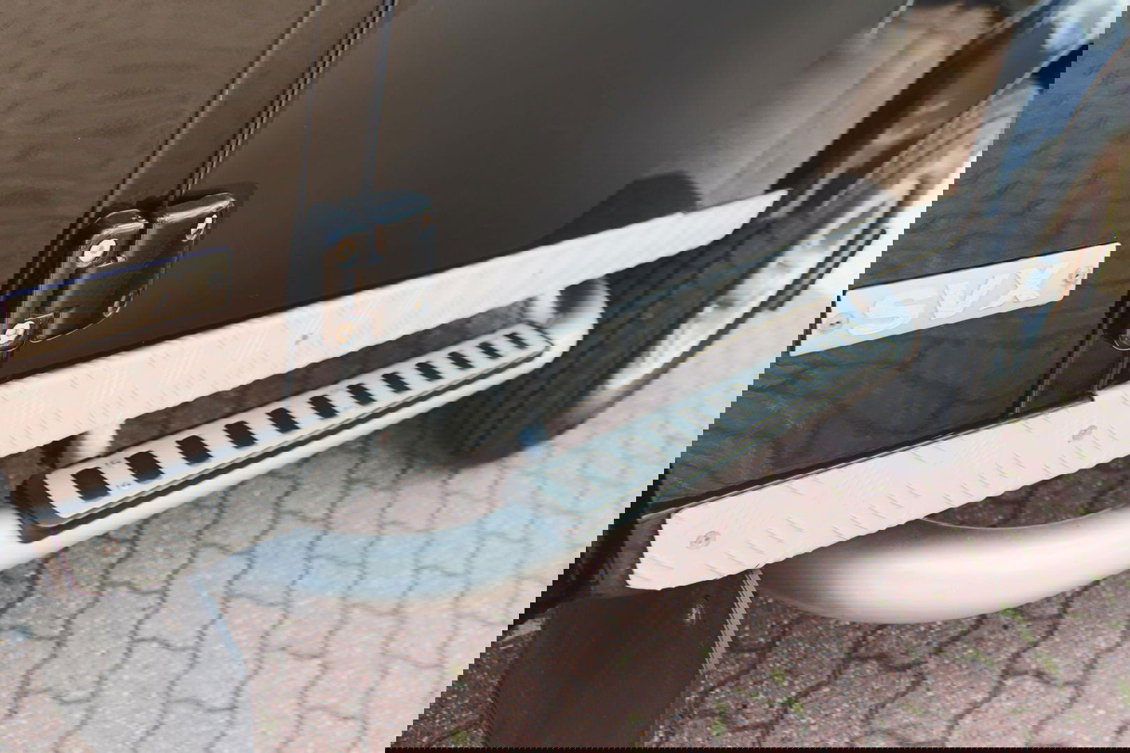 Land Rover Defender 2.4 TD 90 SW SVX 60th Anniversary „De Uiver” Special incl. Full Opties