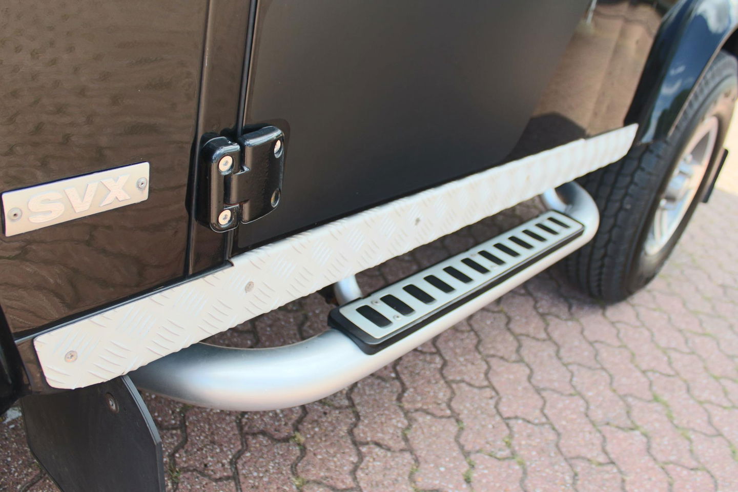 Land Rover Defender 2.4 TD 90 SW SVX 60th Anniversary „De Uiver” Special incl. Full Opties