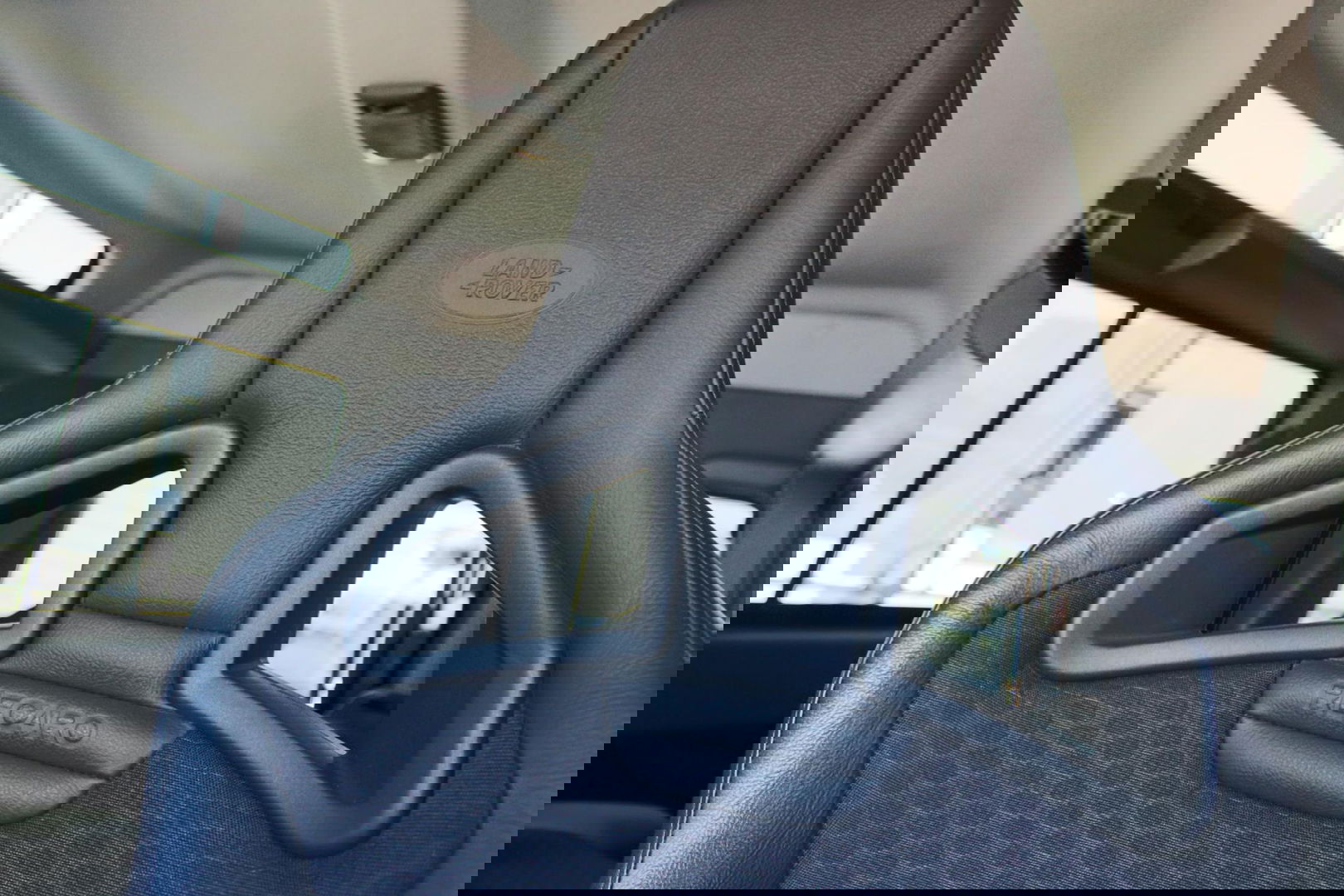 Land Rover Defender 2.4 TD 90 SW SVX 60th Anniversary „De Uiver” Special incl. Full Opties