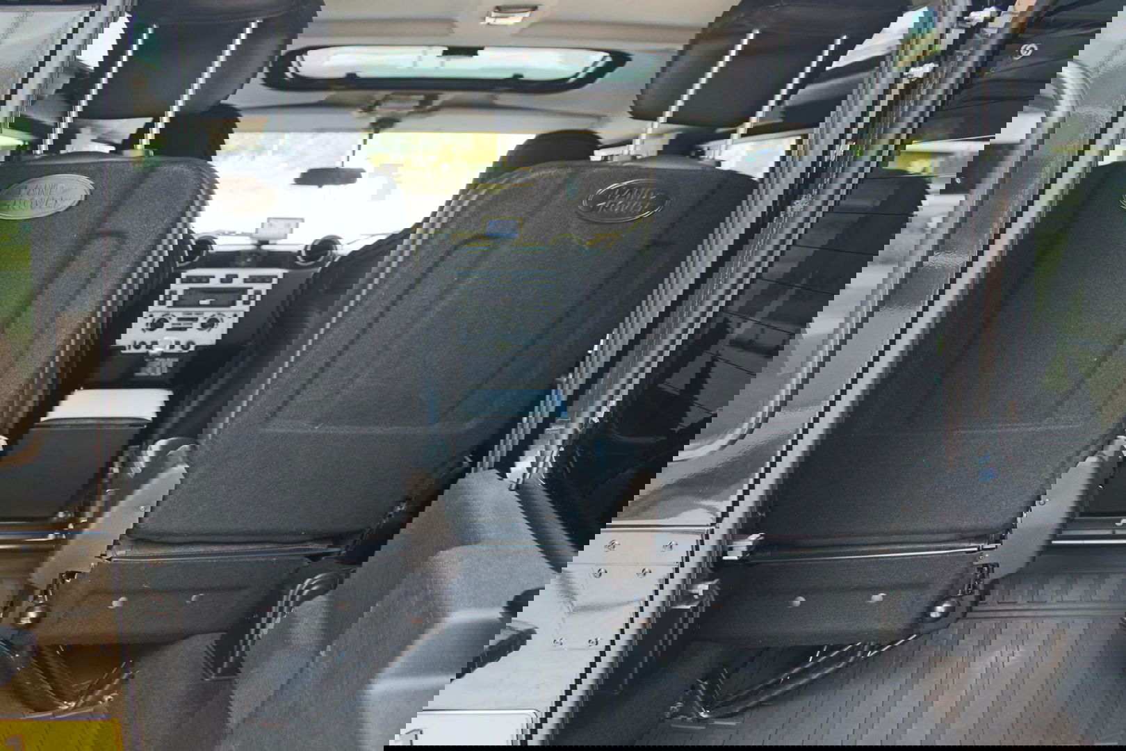 Land Rover Defender 2.4 TD 90 SW SVX 60th Anniversary „De Uiver” Special incl. Full Opties