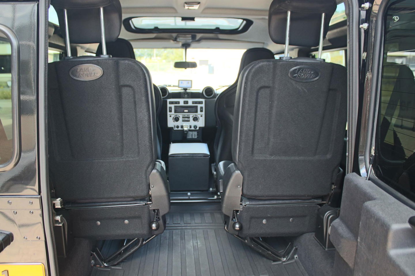 Land Rover Defender 2.4 TD 90 SW SVX 60th Anniversary „De Uiver” Special incl. Full Opties