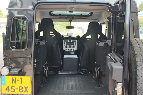 Land Rover Defender 2.4 TD 90 SW SVX 60th Anniversary „De Uiver” Special incl. Full Opties