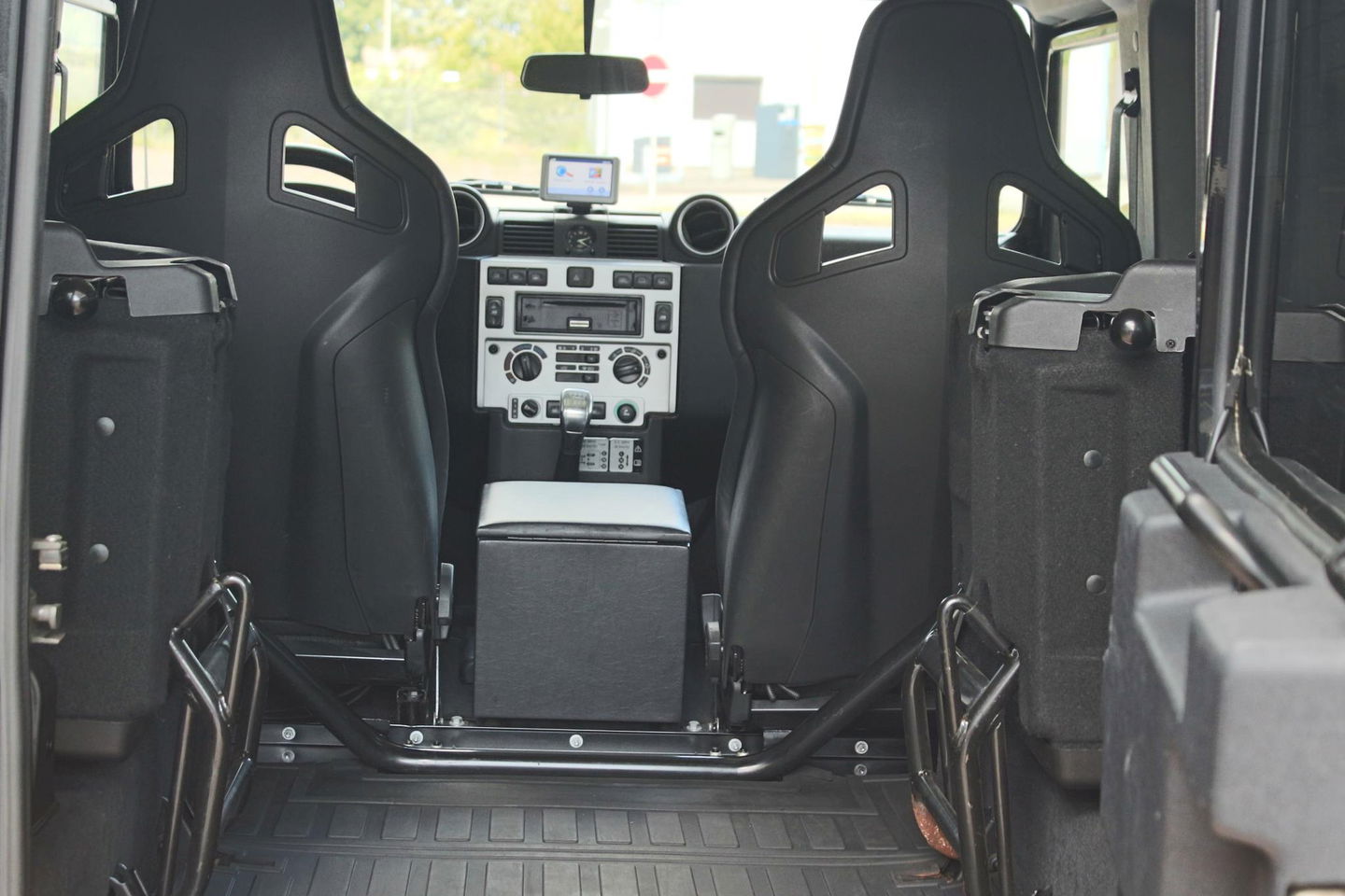 Land Rover Defender 2.4 TD 90 SW SVX 60th Anniversary „De Uiver” Special incl. Full Opties