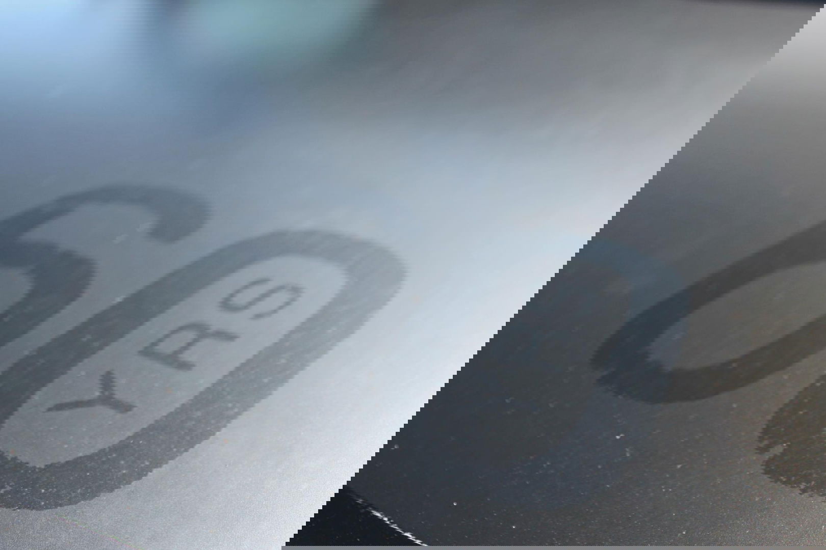 Land Rover Defender 2.4 TD 90 SW SVX 60th Anniversary „De Uiver” Special incl. Full Opties