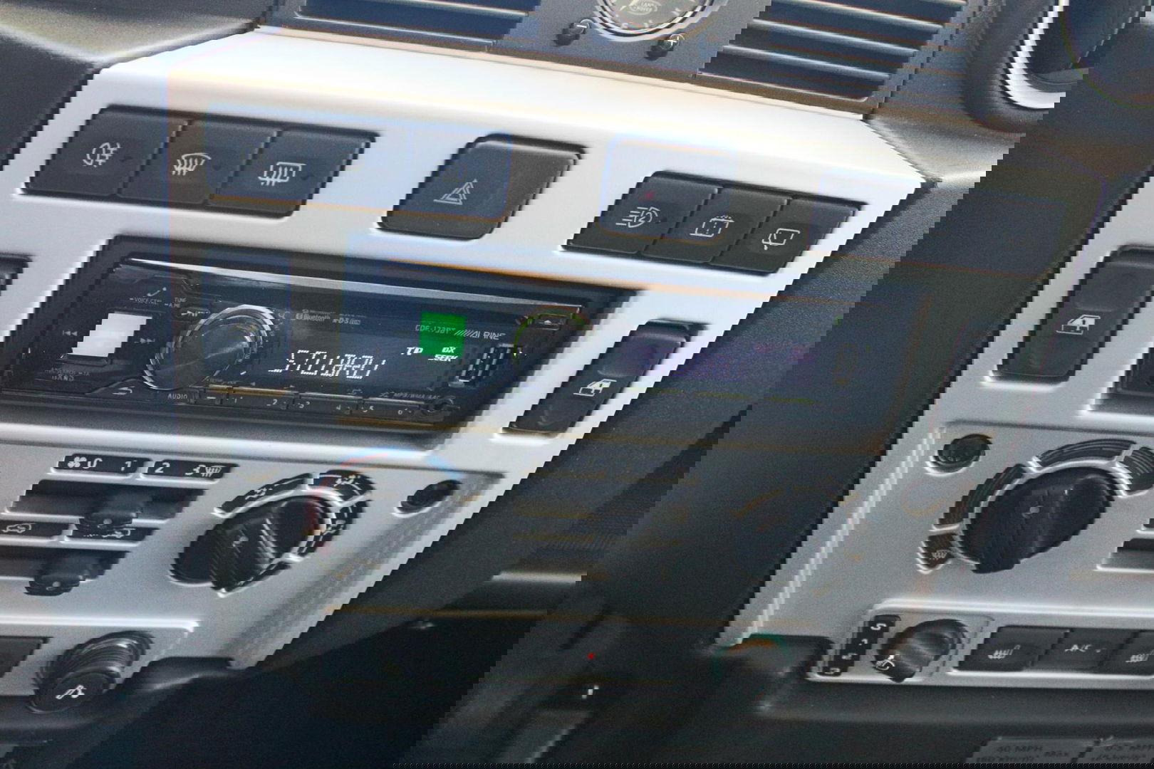 Land Rover Defender 2.4 TD 90 SW SVX 60th Anniversary „De Uiver” Special incl. Full Opties