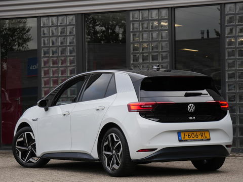 Volkswagen ID.3 1ST PLUS 58kWh/ CAMERA/ KEYLESS/ MATRIX LED