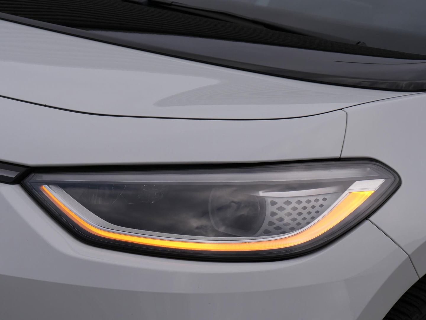 Volkswagen ID.3 1ST PLUS 58kWh/ CAMERA/ KEYLESS/ MATRIX LED