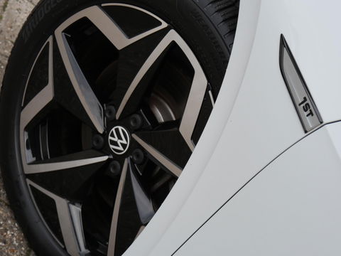 Volkswagen ID.3 1ST PLUS 58kWh/ CAMERA/ KEYLESS/ MATRIX LED