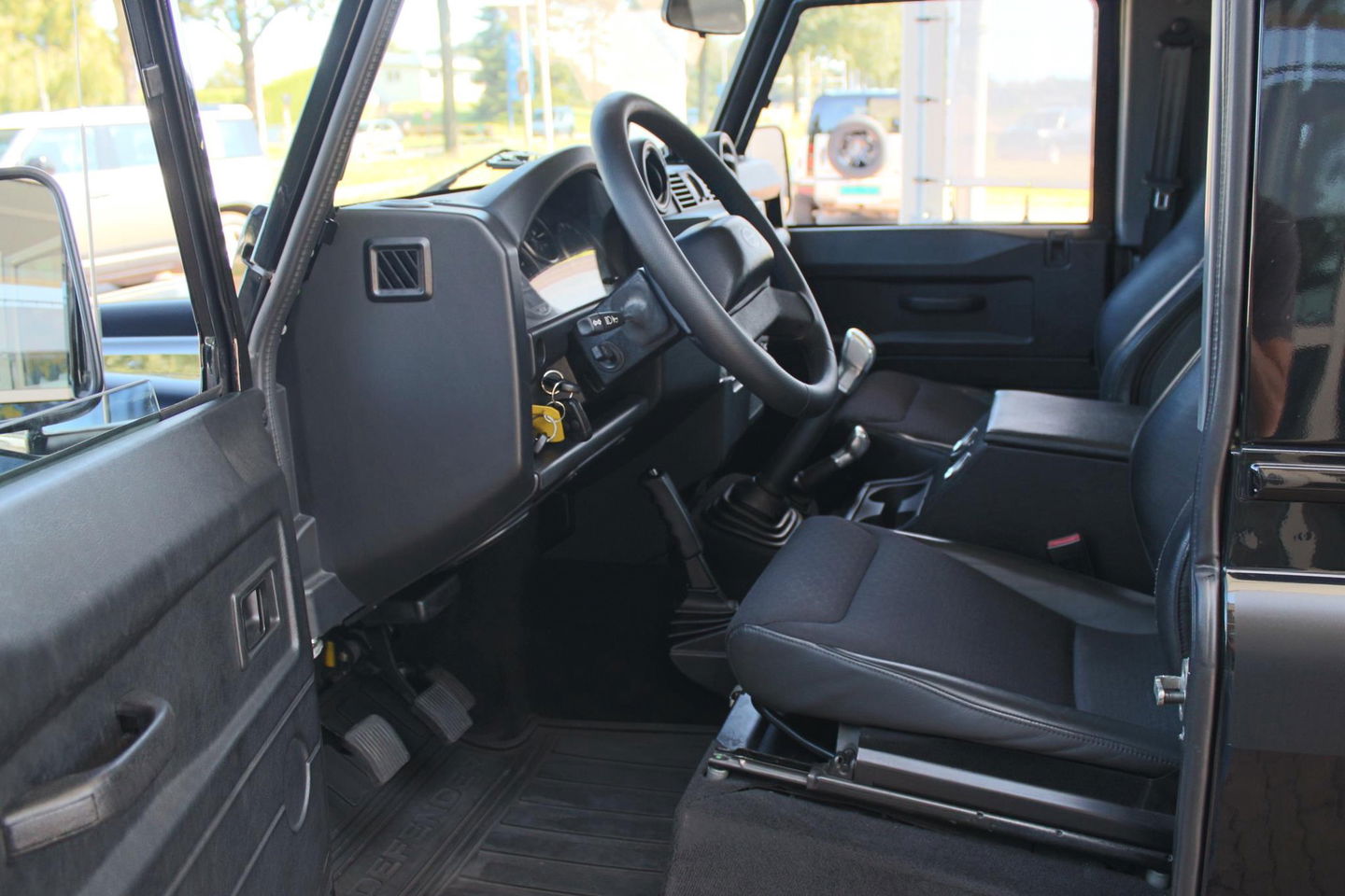 Land Rover Defender 2.4 TD 90 SW SVX 60th Anniversary „De Uiver” Special incl. Full Opties