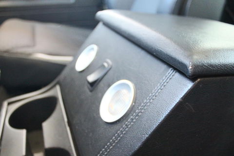 Land Rover Defender 2.4 TD 90 SW SVX 60th Anniversary „De Uiver” Special incl. Full Opties