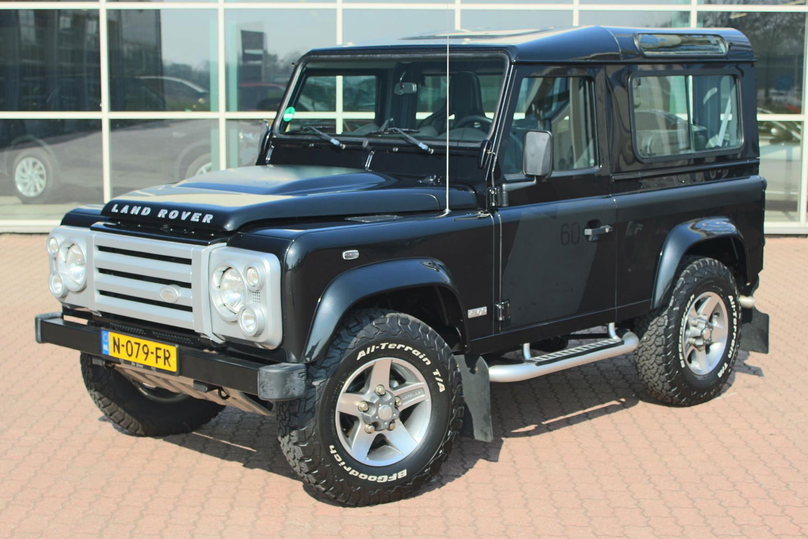 Land Rover Defender 2.4 TD 90 SW SVX 60th Anniversary „De Uiver” Special incl. Full Opties