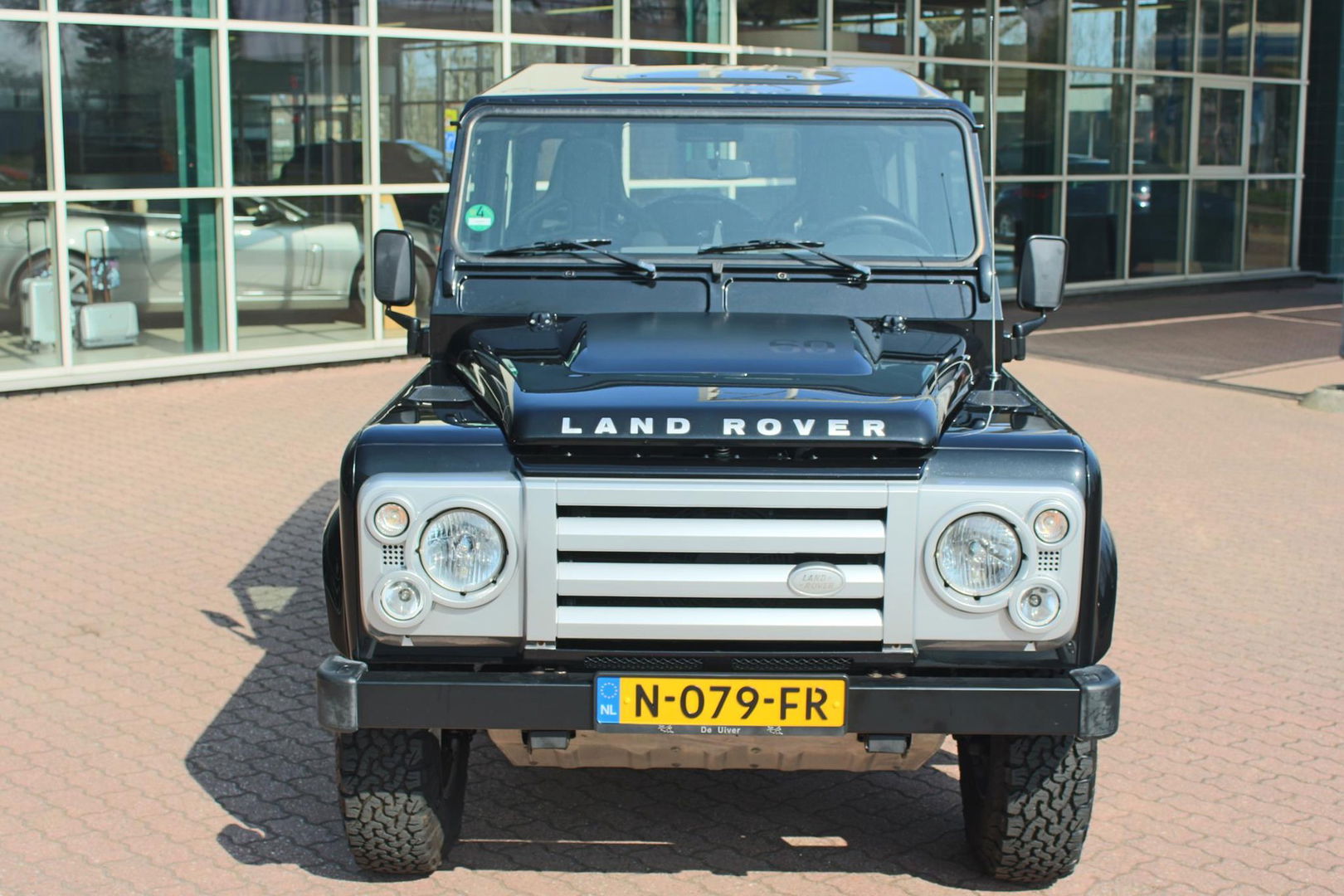 Land Rover Defender 2.4 TD 90 SW SVX 60th Anniversary „De Uiver” Special incl. Full Opties