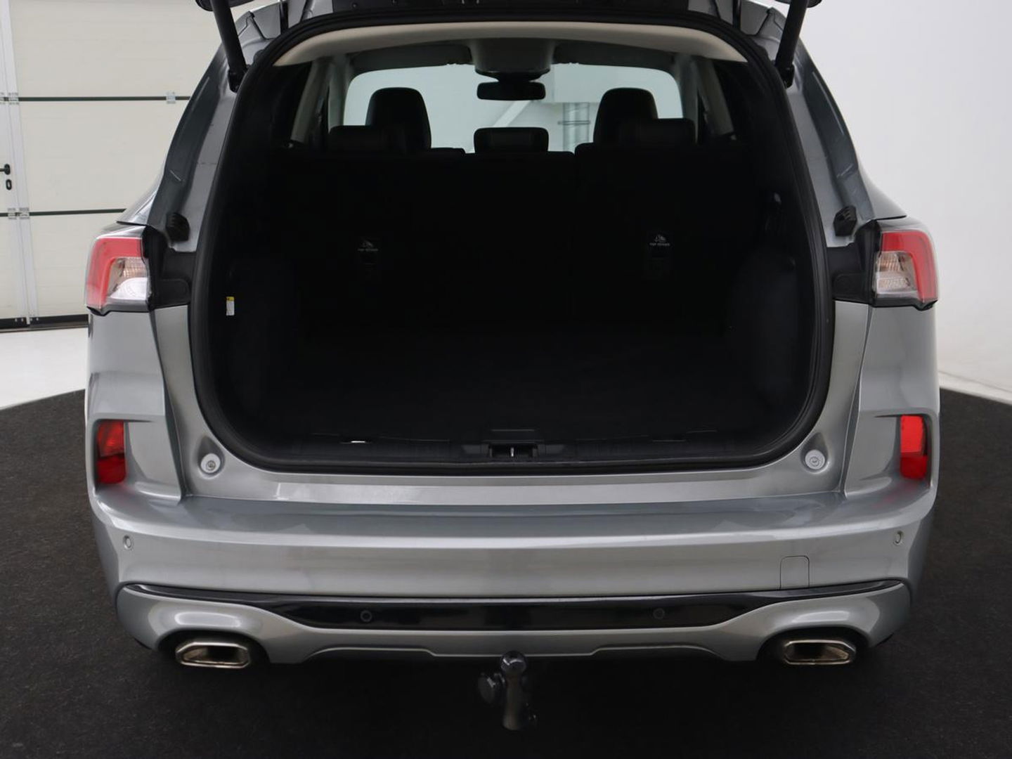 Ford Kuga 2.5 PHEV Vignale | Head-Up | Trekhaak | Adaptive cruise | Leder | 360 Camera | Stoelverwarming | Digital Cockpit | Carplay | Dodehoek detectie | Navigatie | Keyless | Achterbankverwarming | Plug In