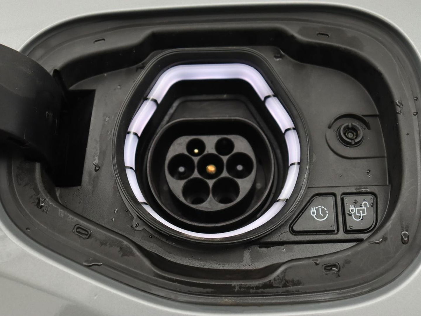Ford Kuga 2.5 PHEV Vignale | Head-Up | Trekhaak | Adaptive cruise | Leder | 360 Camera | Stoelverwarming | Digital Cockpit | Carplay | Dodehoek detectie | Navigatie | Keyless | Achterbankverwarming | Plug In
