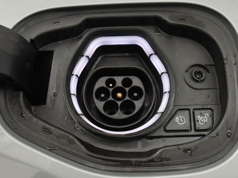 Ford Kuga 2.5 PHEV Vignale | Head-Up | Trekhaak | Adaptive cruise | Leder | 360 Camera | Stoelverwarming | Digital Cockpit | Carplay | Dodehoek detectie | Navigatie | Keyless | Achterbankverwarming | Plug In