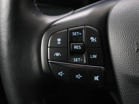 Ford Kuga 2.5 PHEV Vignale | Head-Up | Trekhaak | Adaptive cruise | Leder | 360 Camera | Stoelverwarming | Digital Cockpit | Carplay | Dodehoek detectie | Navigatie | Keyless | Achterbankverwarming | Plug In