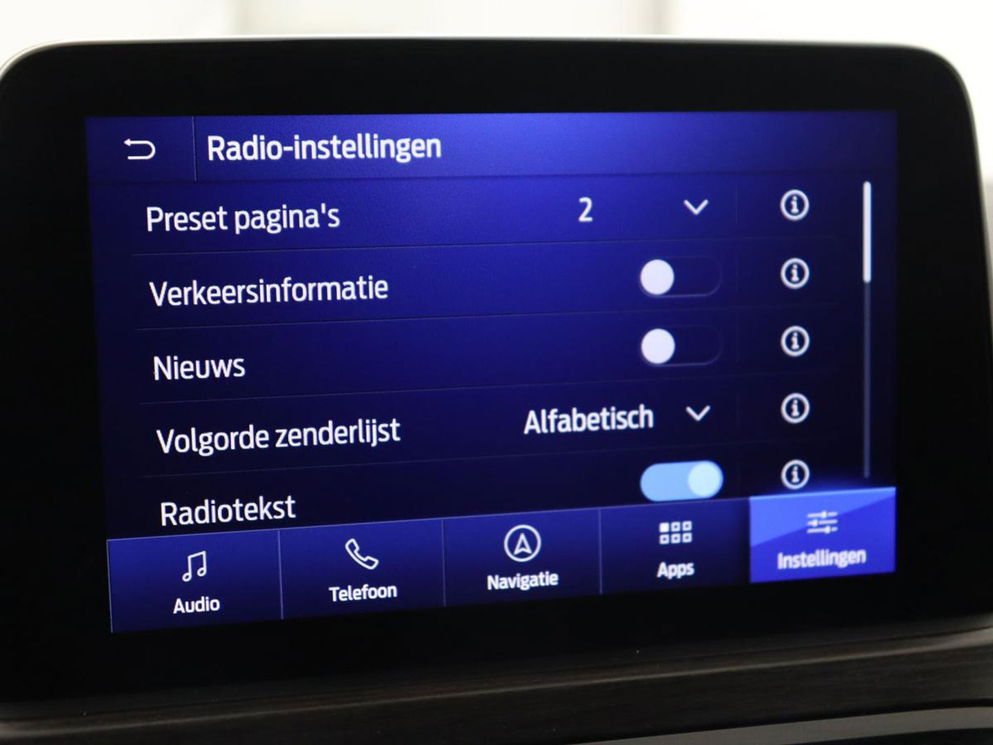 Ford Kuga 2.5 PHEV Vignale | Head-Up | Trekhaak | Adaptive cruise | Leder | 360 Camera | Stoelverwarming | Digital Cockpit | Carplay | Dodehoek detectie | Navigatie | Keyless | Achterbankverwarming | Plug In