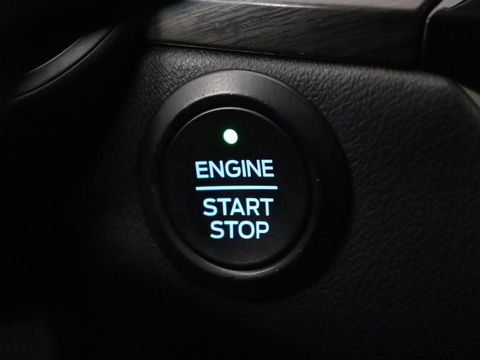 Ford Kuga 2.5 PHEV Vignale | Head-Up | Trekhaak | Adaptive cruise | Leder | 360 Camera | Stoelverwarming | Digital Cockpit | Carplay | Dodehoek detectie | Navigatie | Keyless | Achterbankverwarming | Plug In