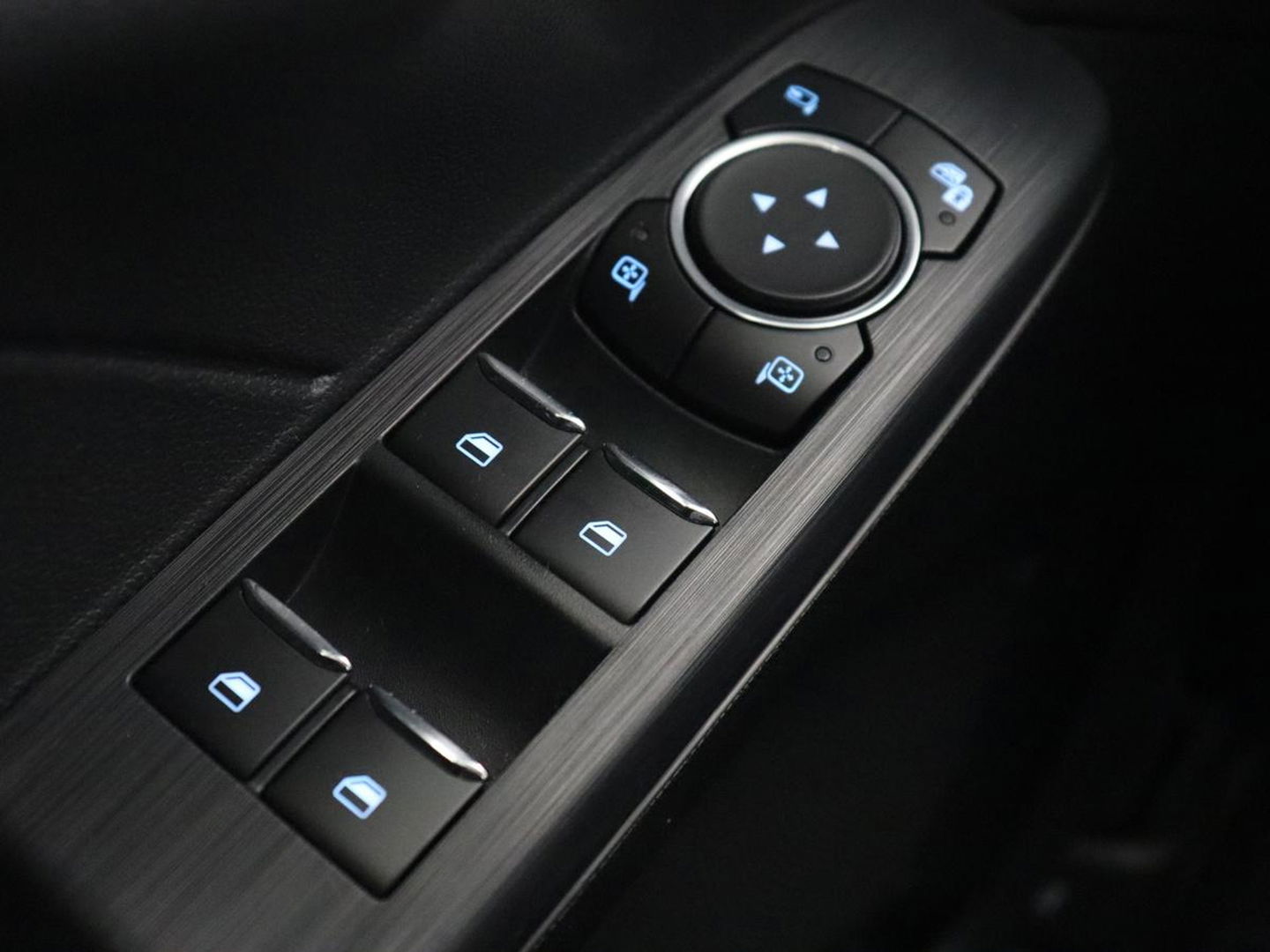 Ford Kuga 2.5 PHEV Vignale | Head-Up | Trekhaak | Adaptive cruise | Leder | 360 Camera | Stoelverwarming | Digital Cockpit | Carplay | Dodehoek detectie | Navigatie | Keyless | Achterbankverwarming | Plug In