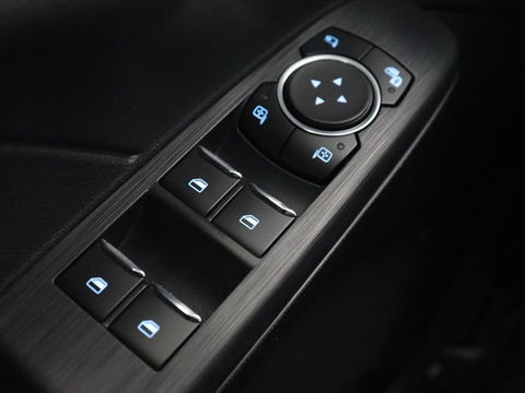 Ford Kuga 2.5 PHEV Vignale | Head-Up | Trekhaak | Adaptive cruise | Leder | 360 Camera | Stoelverwarming | Digital Cockpit | Carplay | Dodehoek detectie | Navigatie | Keyless | Achterbankverwarming | Plug In