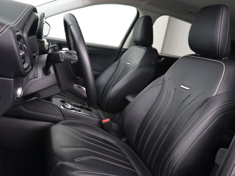 Ford Kuga 2.5 PHEV Vignale | Head-Up | Trekhaak | Adaptive cruise | Leder | 360 Camera | Stoelverwarming | Digital Cockpit | Carplay | Dodehoek detectie | Navigatie | Keyless | Achterbankverwarming | Plug In