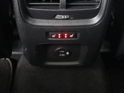 Ford Kuga 2.5 PHEV Vignale | Head-Up | Trekhaak | Adaptive cruise | Leder | 360 Camera | Stoelverwarming | Digital Cockpit | Carplay | Dodehoek detectie | Navigatie | Keyless | Achterbankverwarming | Plug In
