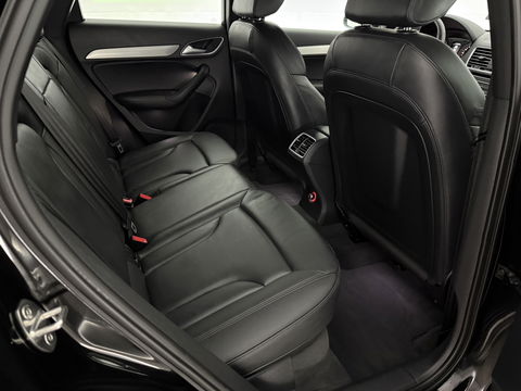 Audi Q3 2.0 TFSI Quattro 221PK S-line | Camera | Cruise | Leder | Navi | Stoelverw. | Keyless | NAP