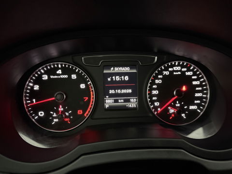 Audi Q3 2.0 TFSI Quattro 221PK S-line | Camera | Cruise | Leder | Navi | Stoelverw. | Keyless | NAP
