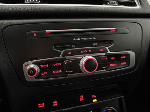 Audi Q3 2.0 TFSI Quattro 221PK S-line | Camera | Cruise | Leder | Navi | Stoelverw. | Keyless | NAP