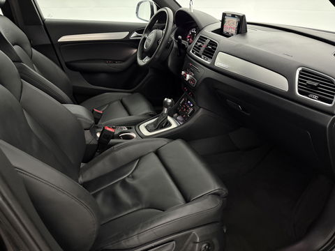 Audi Q3 2.0 TFSI Quattro 221PK S-line | Camera | Cruise | Leder | Navi | Stoelverw. | Keyless | NAP
