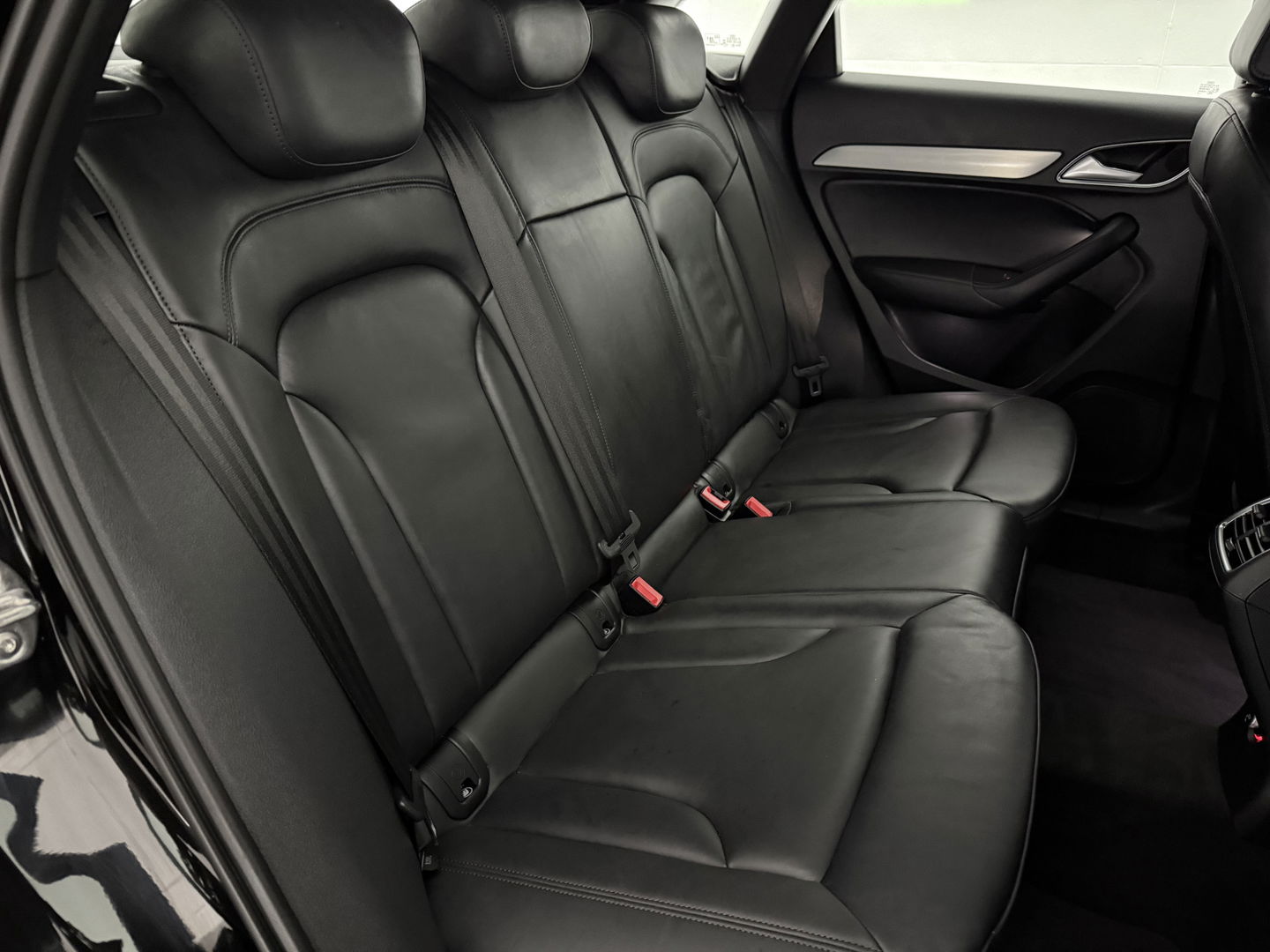 Audi Q3 2.0 TFSI Quattro 221PK S-line | Camera | Cruise | Leder | Navi | Stoelverw. | Keyless | NAP