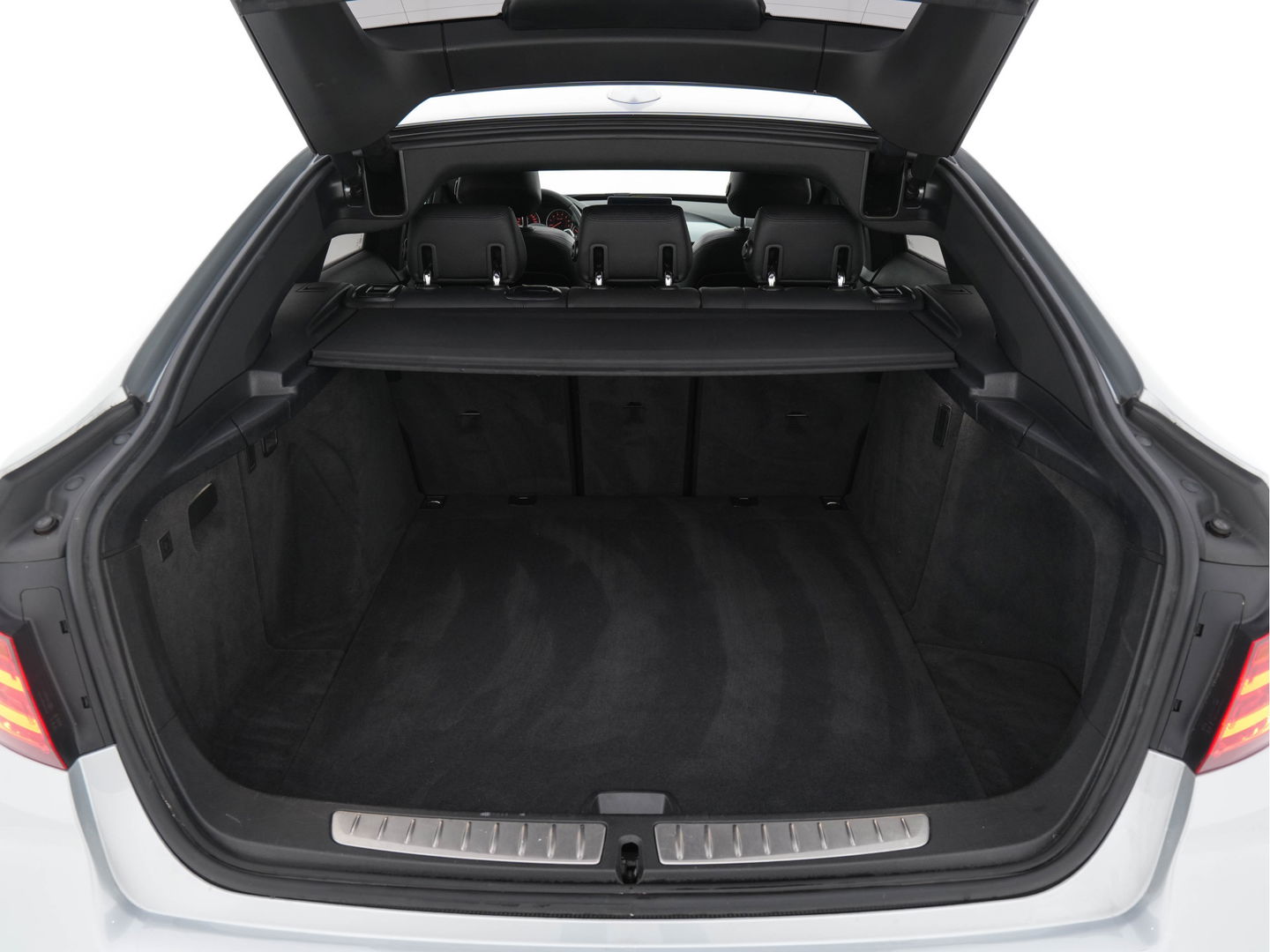 BMW 3-serie Gran Turismo 320i M-Sportpack High Executive Aut. *PANO | XENON | LUXURY-LEATHER | HEATED-SPORTSEATS | SHIFT-PADDLES | PRIVACY-GLASS | NAVI-FULLMAP | ECC | PDC | CRUISE | 19''ALU*