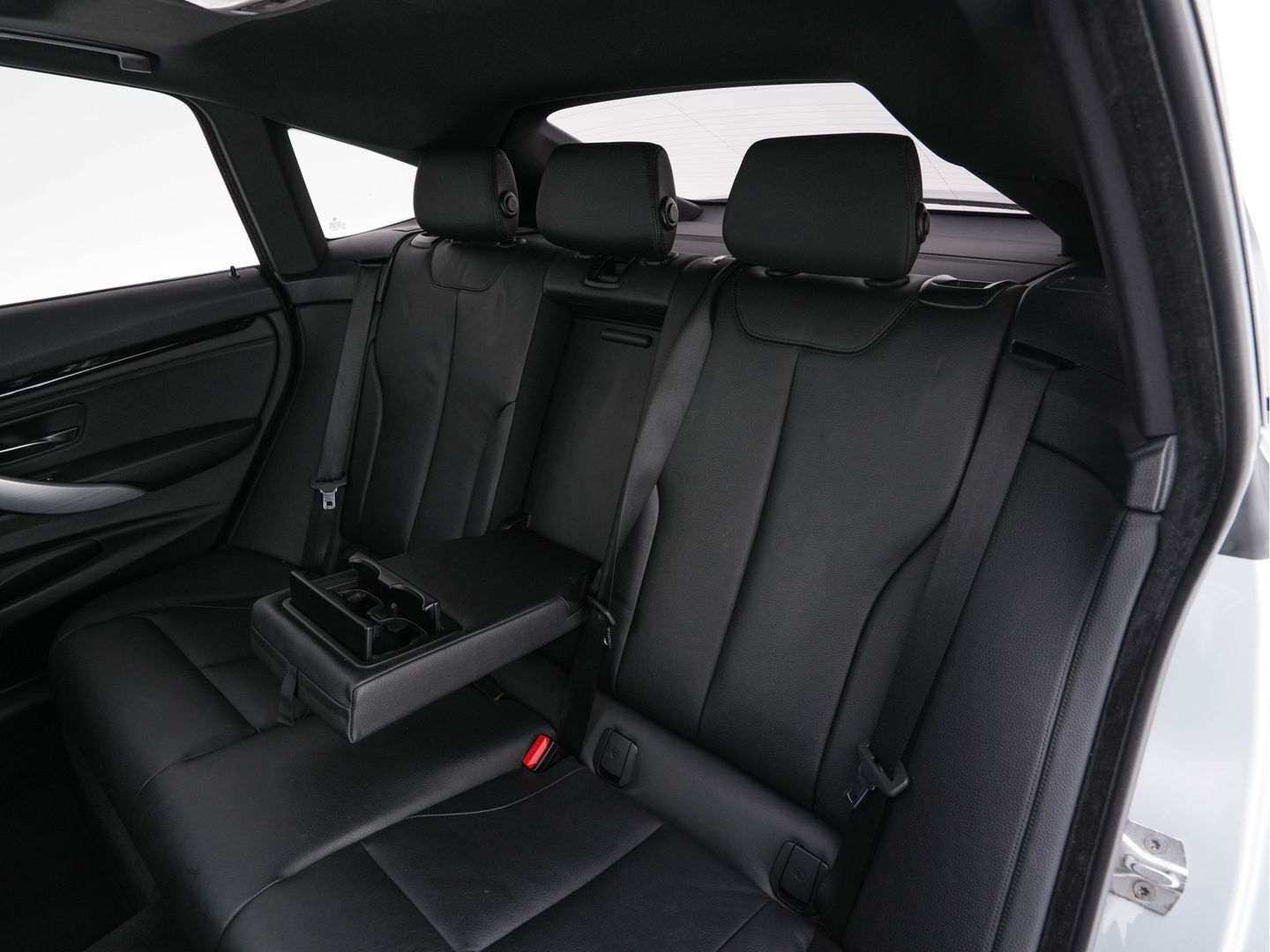 BMW 3-serie Gran Turismo 320i M-Sportpack High Executive Aut. *PANO | XENON | LUXURY-LEATHER | HEATED-SPORTSEATS | SHIFT-PADDLES | PRIVACY-GLASS | NAVI-FULLMAP | ECC | PDC | CRUISE | 19''ALU*