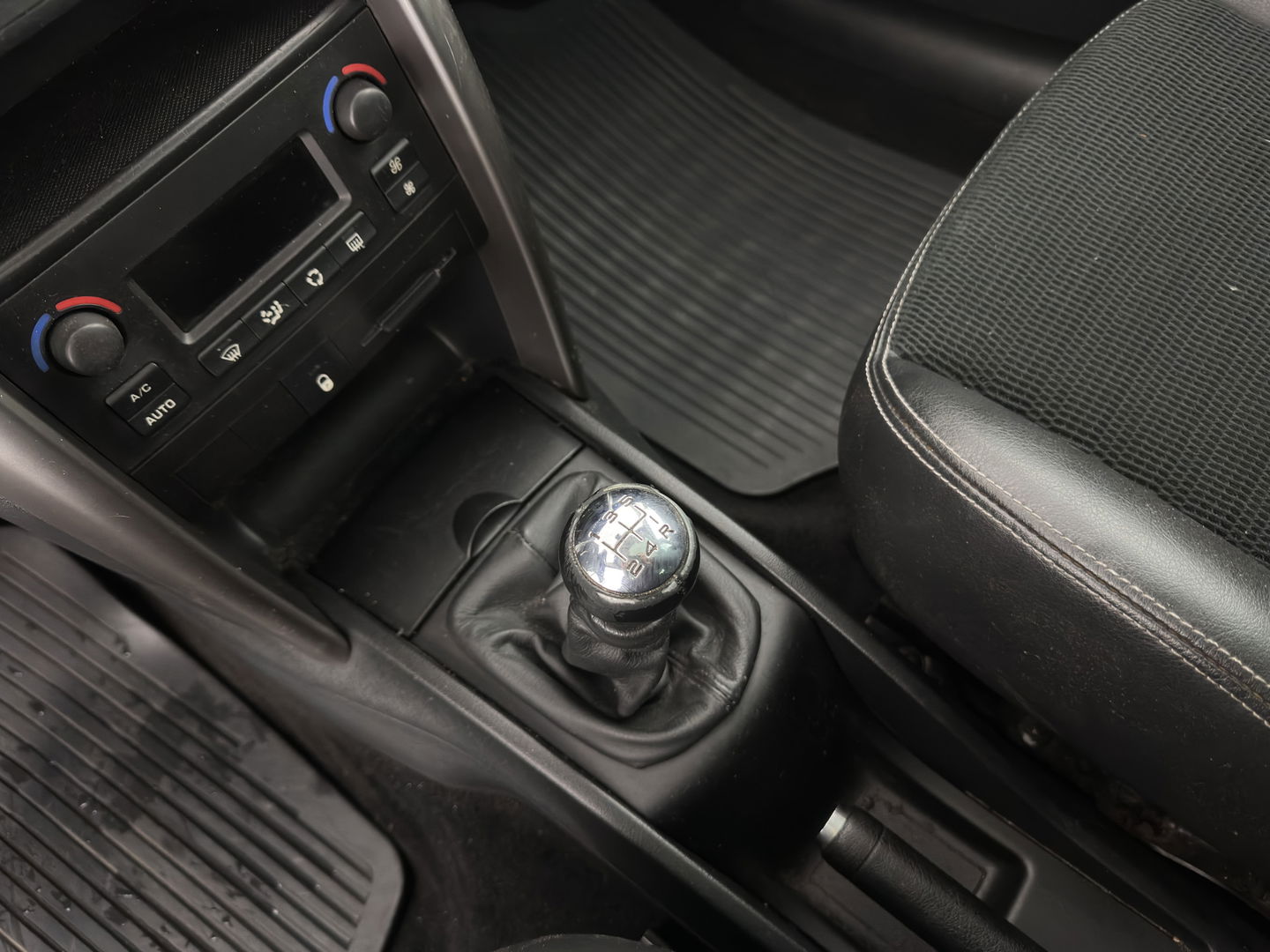 Peugeot 207 SW Outdoor 1.6 VTi XS *ROLAND GARROS* *PANO | LEATHER-FABRIC | SPORT-SEATS | ECC | CRUISE | 16''ALU*