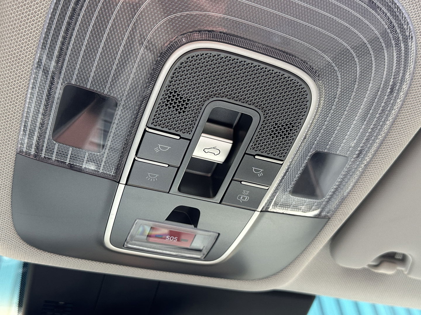 Hyundai NEXO FCEV Plus Pack | Matt Grijs | Panoramadak | 360° Camera | Stoelventilatie | Stuurwiel Verwarming | Krell Audio | Achterbank Verwarming | Dodehoek Sensor | Lane Assist | DAB |
