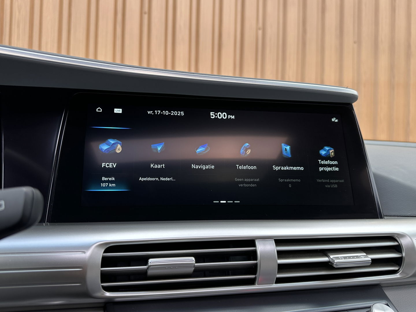 Hyundai NEXO FCEV Plus Pack | Matt Grijs | Panoramadak | 360° Camera | Stoelventilatie | Stuurwiel Verwarming | Krell Audio | Achterbank Verwarming | Dodehoek Sensor | Lane Assist | DAB |