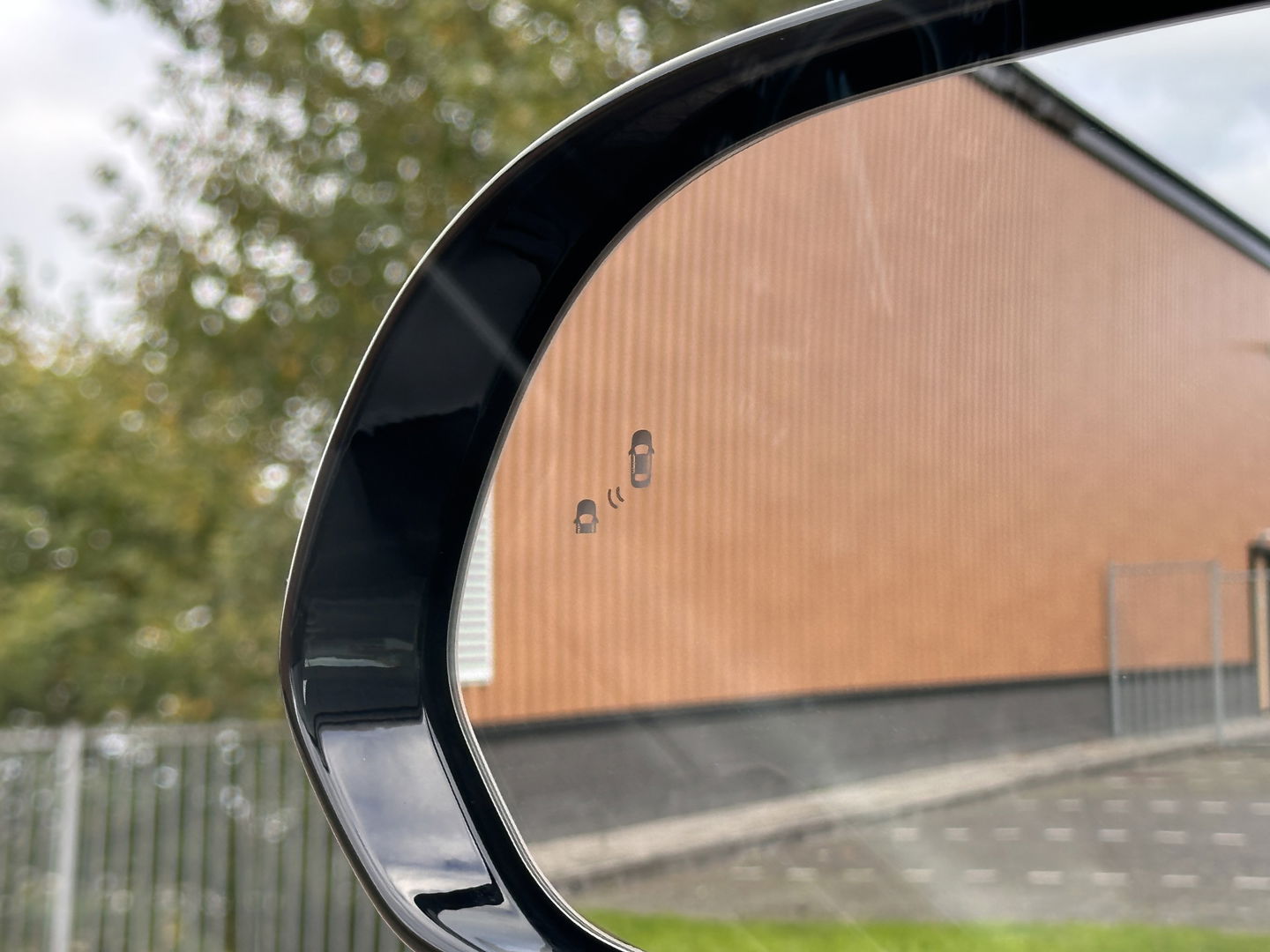 Hyundai NEXO FCEV Plus Pack | Matt Grijs | Panoramadak | 360° Camera | Stoelventilatie | Stuurwiel Verwarming | Krell Audio | Achterbank Verwarming | Dodehoek Sensor | Lane Assist | DAB |