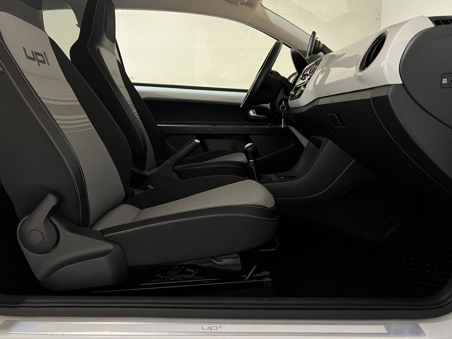 Volkswagen up! 1.0 White Up! Airco Navi Nieuwe APK