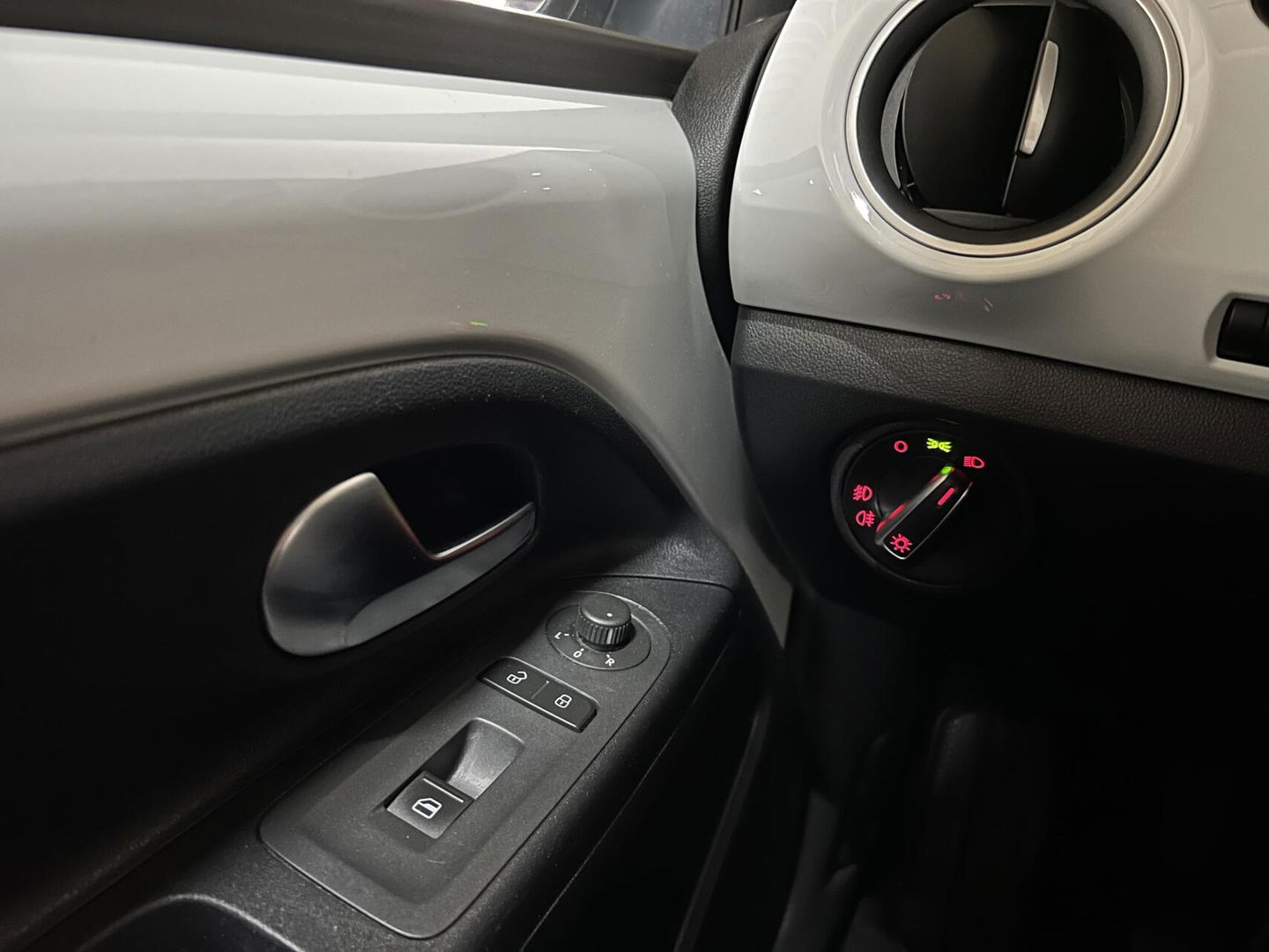 Volkswagen up! 1.0 White Up! Airco Navi Nieuwe APK