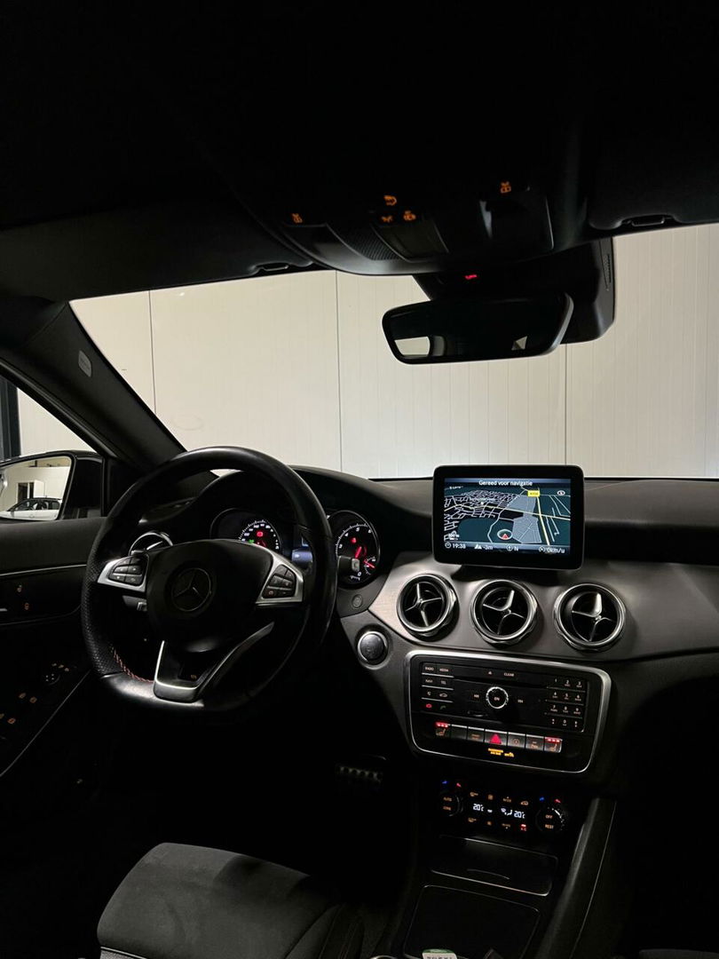 Mercedes-Benz GLA 180 AMG Navi Camera Cruise Climate PDC