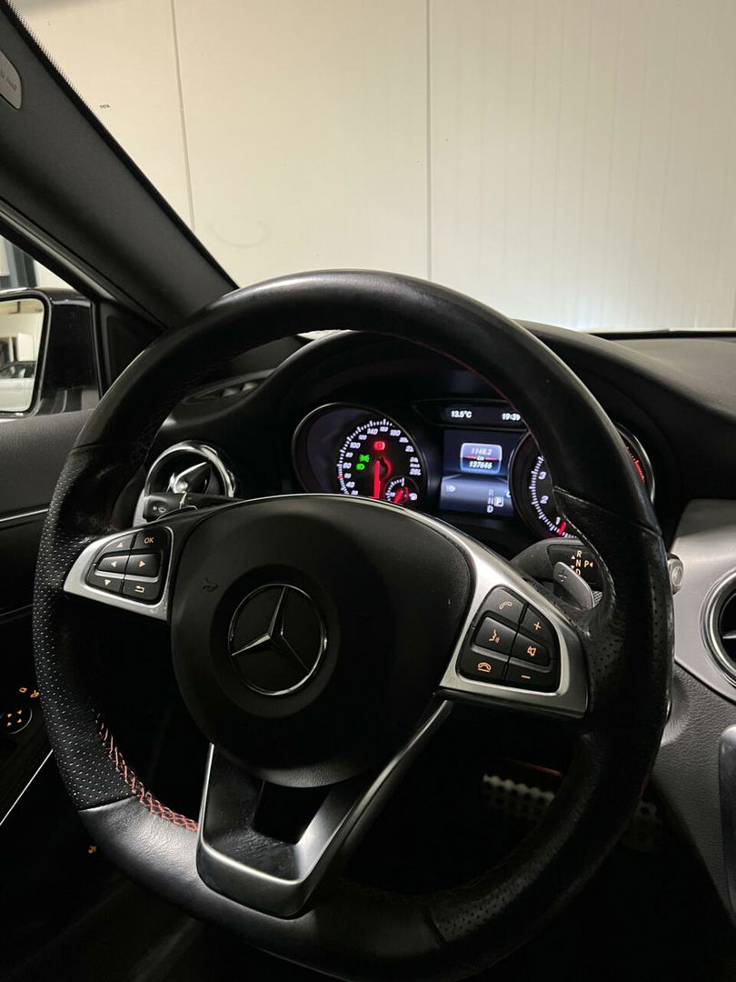 Mercedes-Benz GLA 180 AMG Navi Camera Cruise Climate PDC