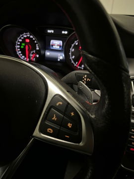 Mercedes-Benz GLA 180 AMG Navi Camera Cruise Climate PDC
