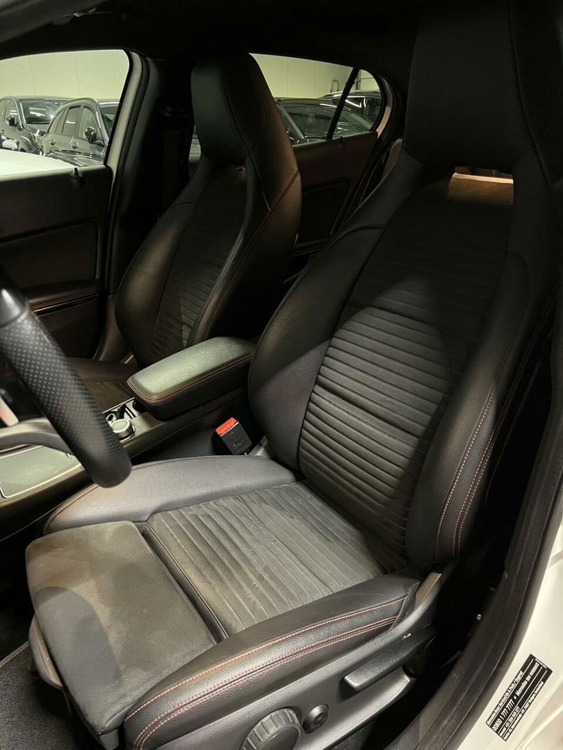 Mercedes-Benz GLA 180 AMG Navi Camera Cruise Climate PDC