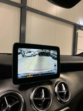 Mercedes-Benz GLA 180 AMG Navi Camera Cruise Climate PDC