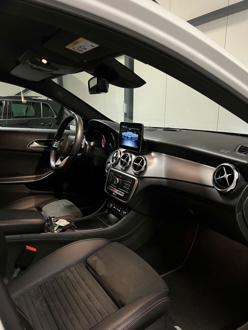 Mercedes-Benz GLA 180 AMG Navi Camera Cruise Climate PDC