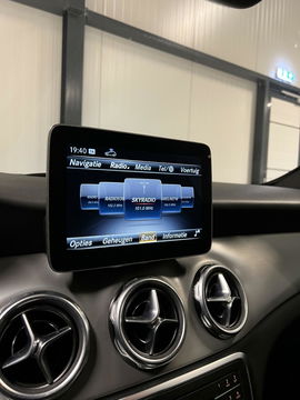 Mercedes-Benz GLA 180 AMG Navi Camera Cruise Climate PDC