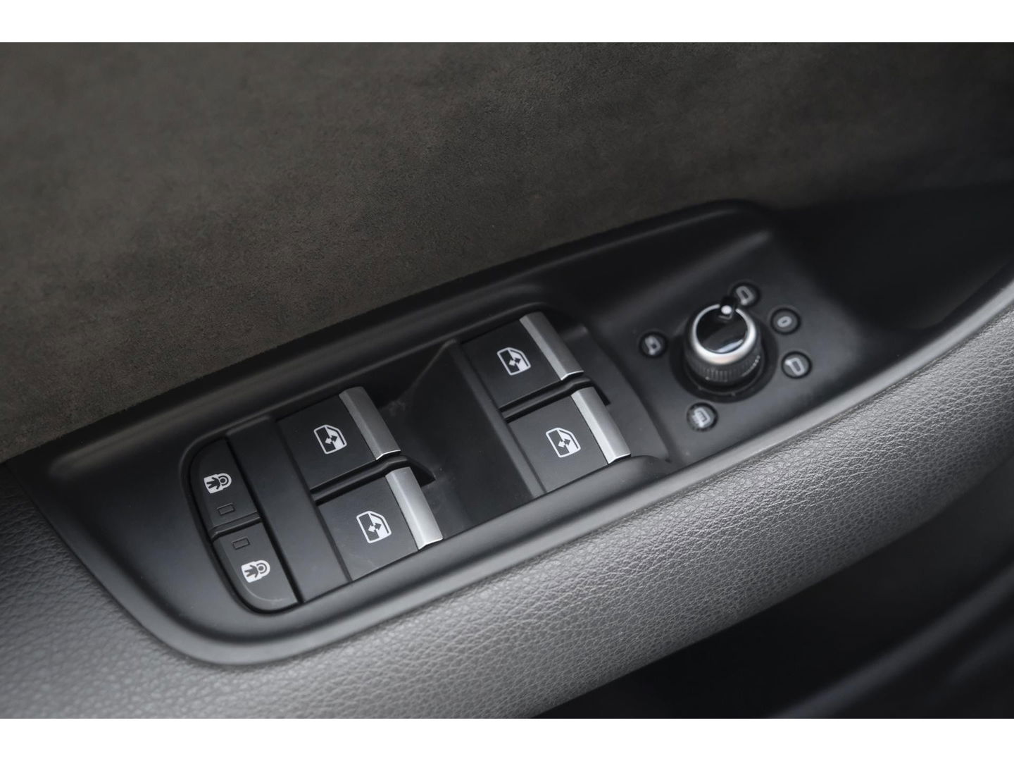 Audi Q7 60 TFSIe 455pk Competition Hybrid Panoramadak *BTW* Head-up Trekhaak elektrisch Leder Adaptive cruise DAB Carplay