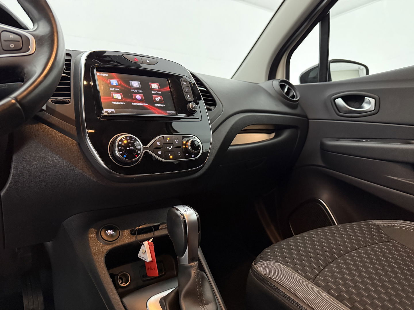 Renault Captur 1.2 TCe Intens | Camera | Cruise | Trekh. | Navi | Keyless | Dodehoek | NAP