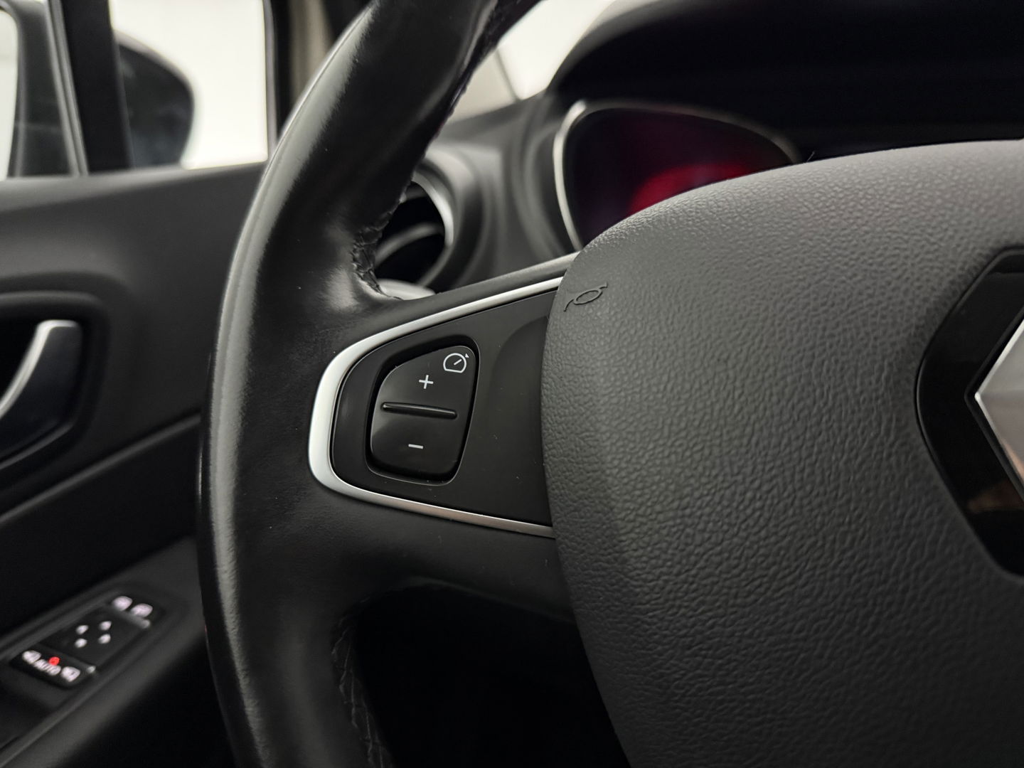 Renault Captur 1.2 TCe Intens | Camera | Cruise | Trekh. | Navi | Keyless | Dodehoek | NAP