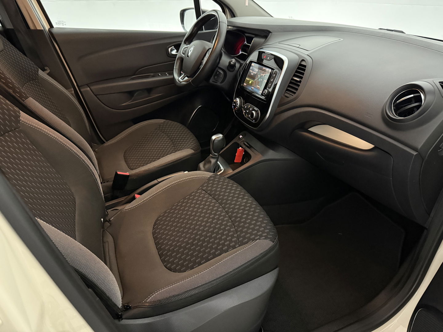 Renault Captur 1.2 TCe Intens | Camera | Cruise | Trekh. | Navi | Keyless | Dodehoek | NAP